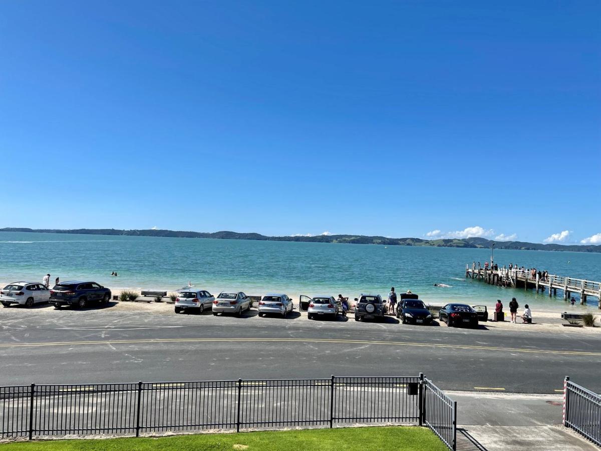 Beach Front Resort! Maraetai 외부 사진