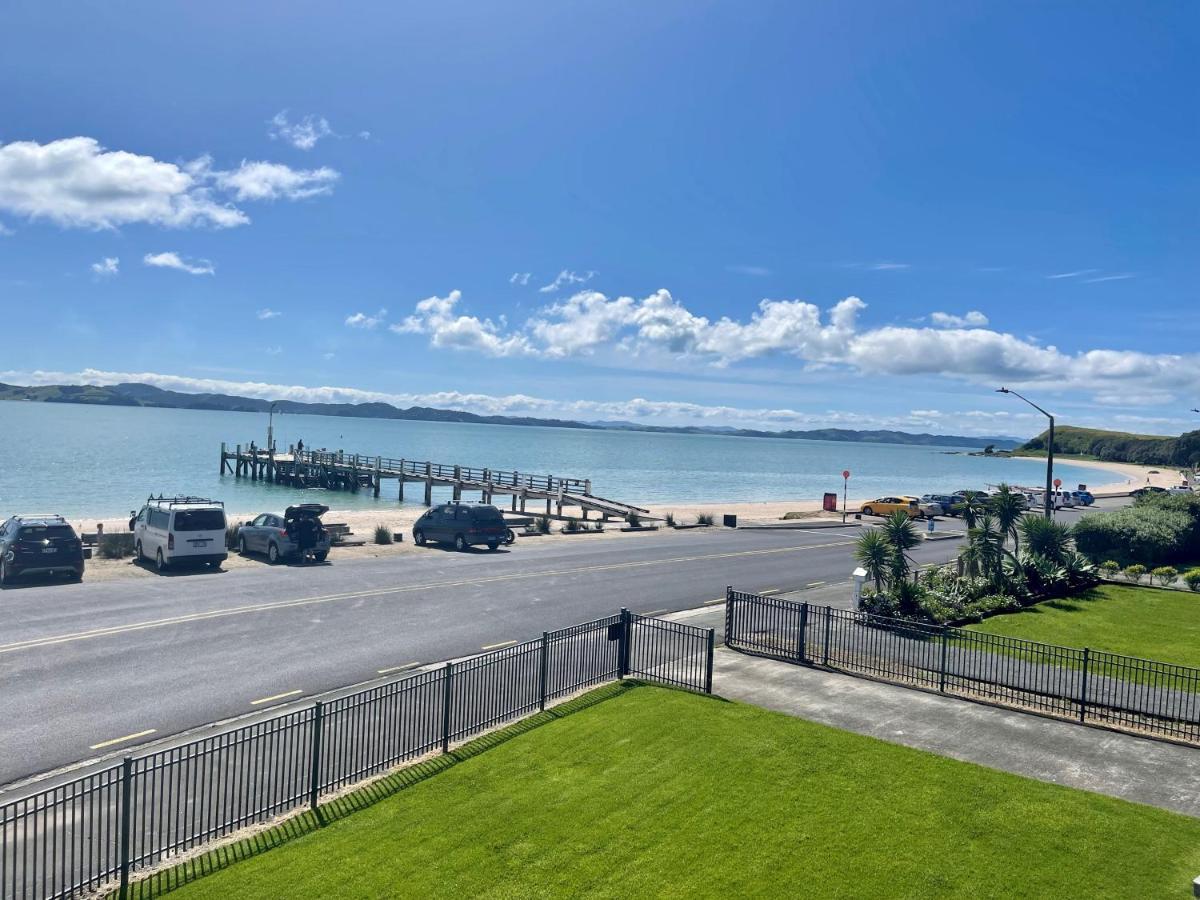 Beach Front Resort! Maraetai 외부 사진