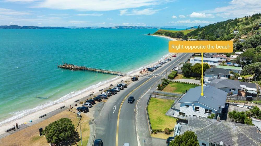 Beach Front Resort! Maraetai 외부 사진